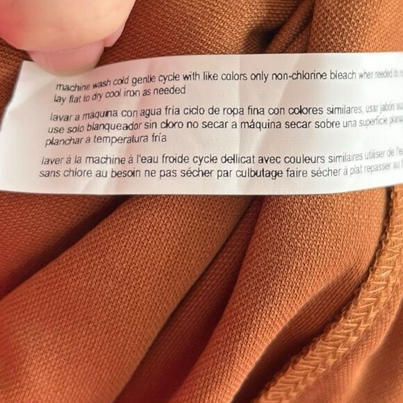 Welcome to my closet! - Picture 9 of 12